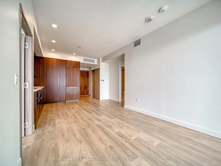 85 McMahon Dr #2809 — Photo 18