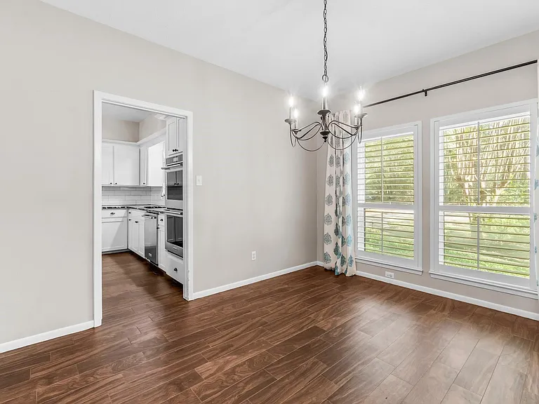 7 Elwood Hills Ct — Photo 9