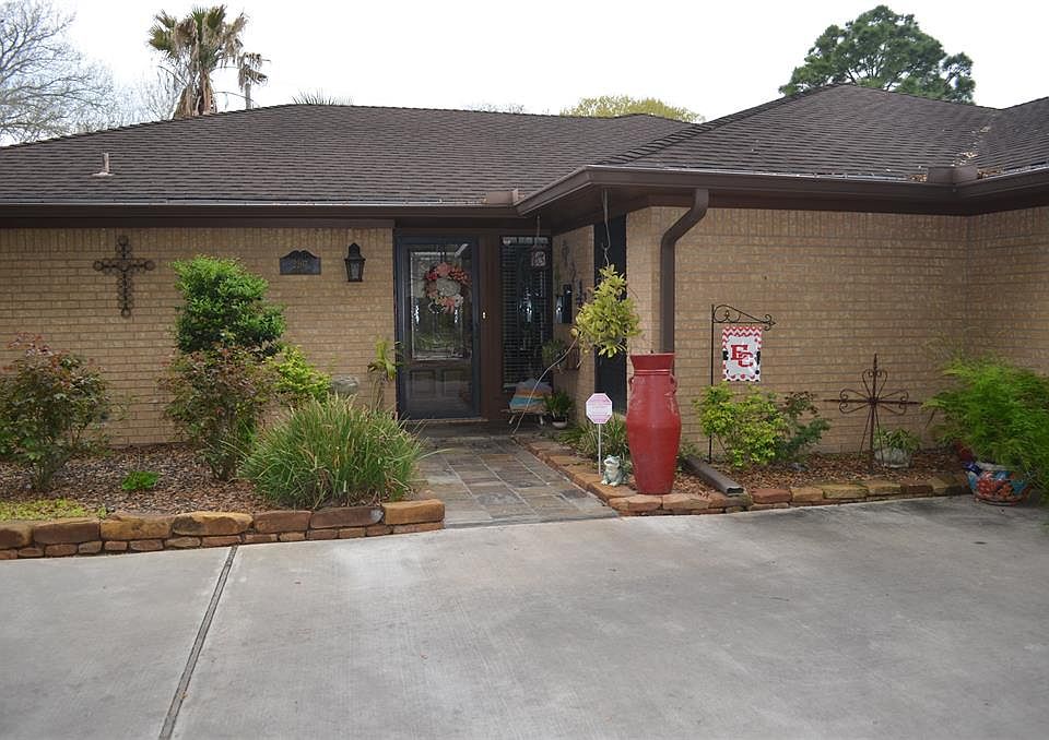 2207 Raun Ln, El Campo, TX 77437 Zillow