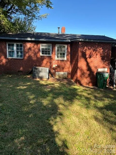 3 bed, 1.0 bath, 873 sqft, $1,500 — Photo 3