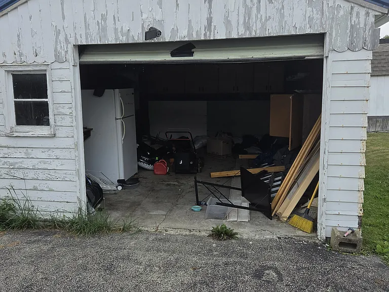 715 Fisher Hill St — Photo 2