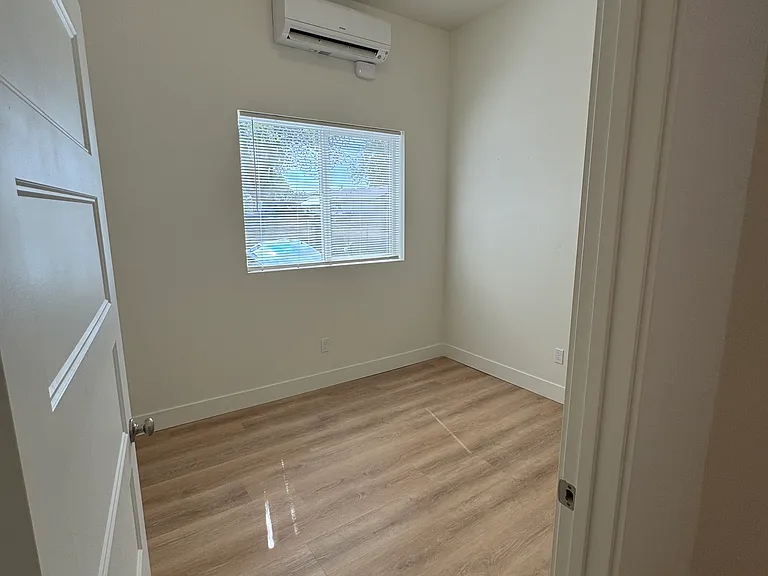 1812 8th St N #2 — Photo 7