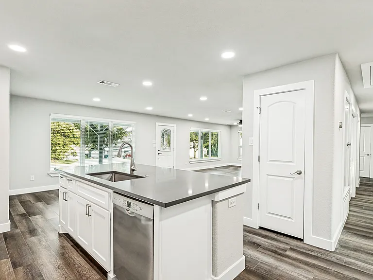 437 Peninsula Dr — Photo 6