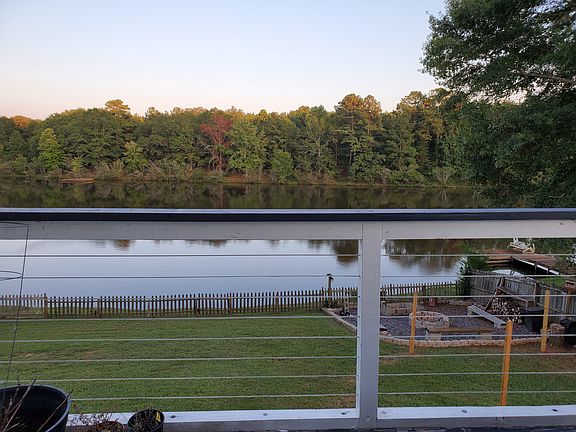 3rd image of 442 Waterfront Dr