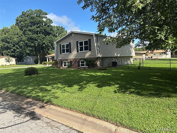 2nd image of 209 Orleans Dr