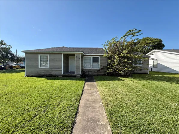 711 W 7th St, Freeport, TX 77541