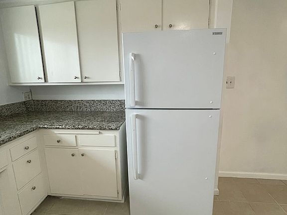 4th image of 1415 Cedar Ave APT H