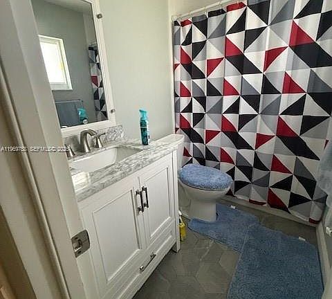 5th image of 10403 NW 80th Ct