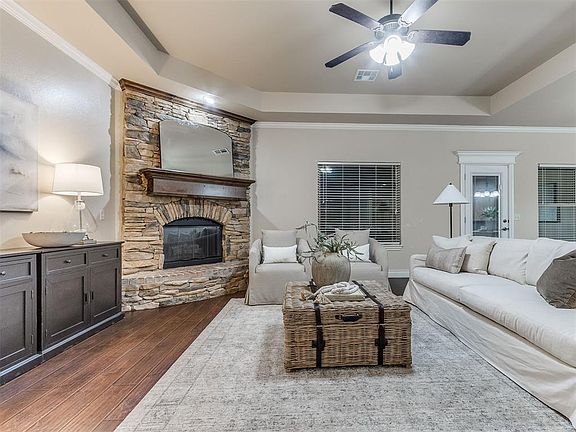 3rd image of 15509 Colonia Bella Dr