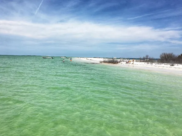 649 Windrush Bay Dr, Tarpon Springs, FL 34689