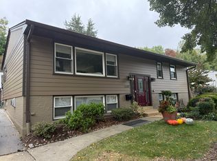 1108 Lakewood Dr SW, Vienna, VA 22180