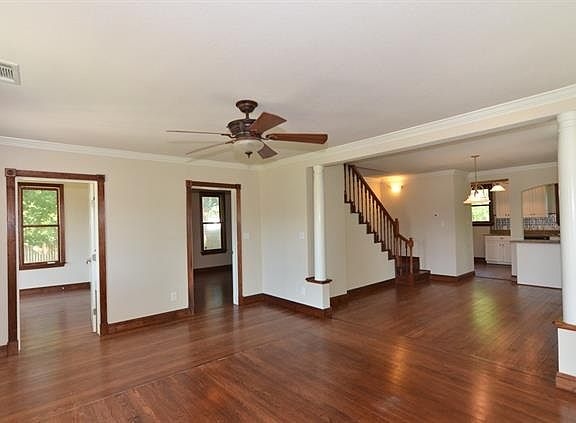 5th image of 110 Hillcrest Ln