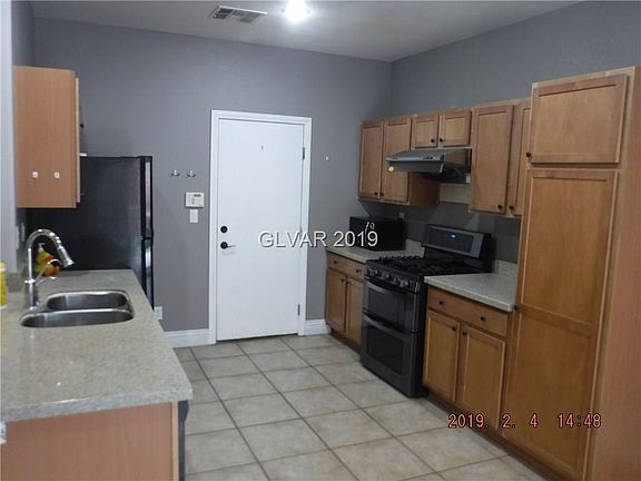 3rd image of 6721 Dunraven Ave