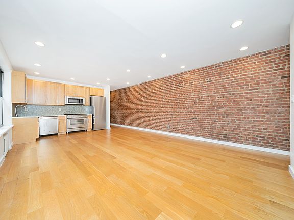 2nd image of 654 W 161st St APT 3H