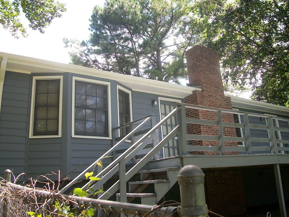2nd image of 416 Willow Ct SE