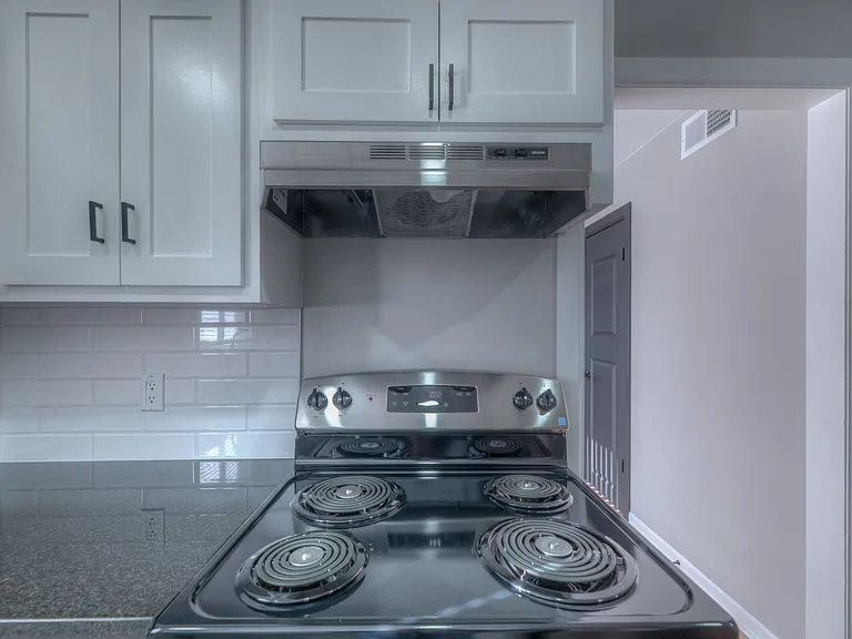 Windsor Village Townhomes — Photo 31