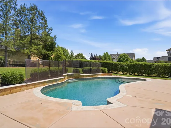 1711 Laurel Hill Dr, Waxhaw, NC 28173