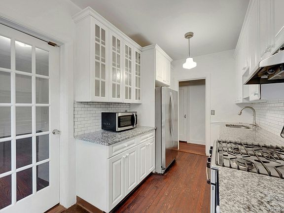 2nd image of 143 Garth Road #1J