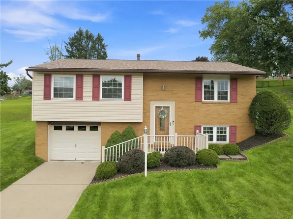 222 Great Smokey Dr, Pittsburgh, PA 15239