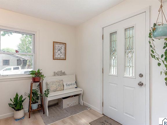 3rd image of 202 Ellis Ave