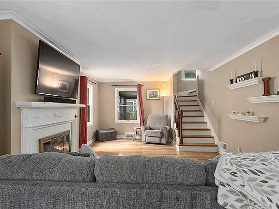 3rd image of 1275 W Gregory Blvd