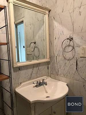 Rented by Bond New York | media 10