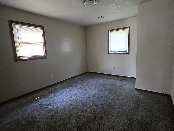 3 bed, 1010 sqft, $1,500 — Photo 3