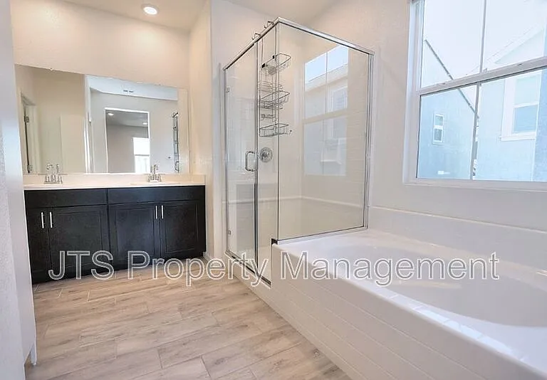 3217 Sunny Gate Ln — Photo 36