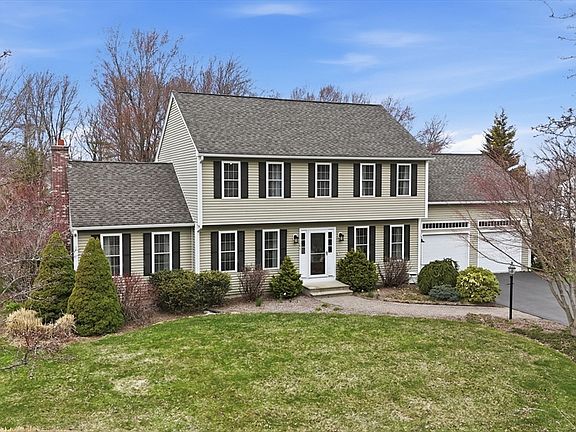 4th image of 22 Hilltop Farm Rd