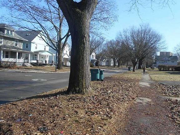 5th image of 177 Brooks Ave