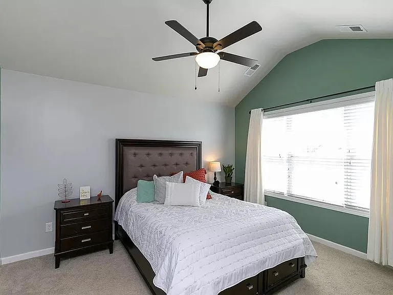 334B Manor Row — Photo 8
