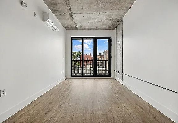3rd image of 815 Flatbush Ave #718