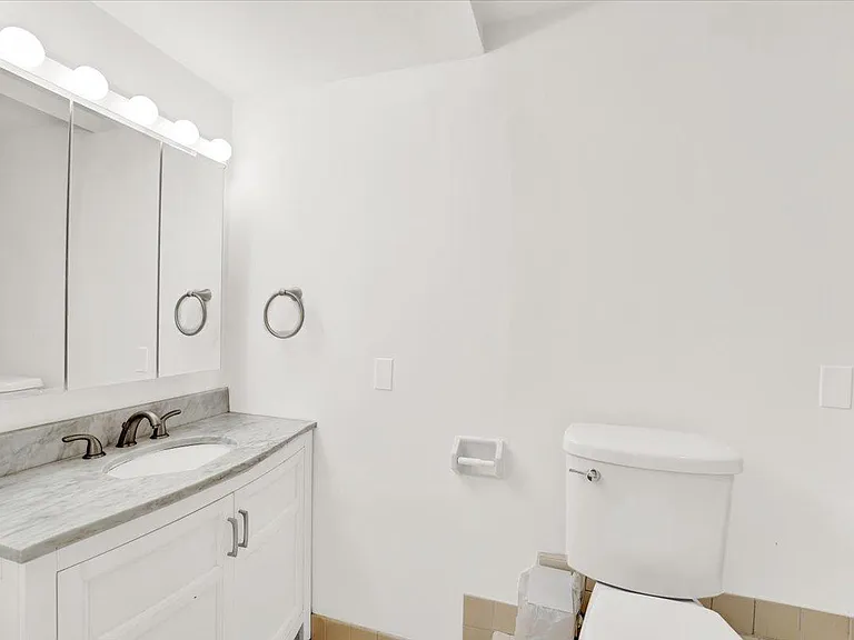 273 5th St #1 — Photo 10