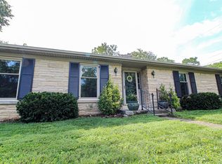 537 Meadow Ln, Versailles, KY 40383