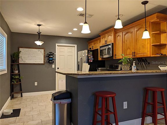 2nd image of 8401 Foxcroft Dr