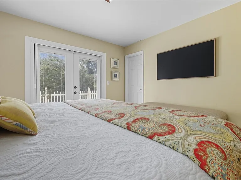 902 Tides Rd — Photo 14