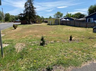 2633 Howard Ave, Medford, OR 97501