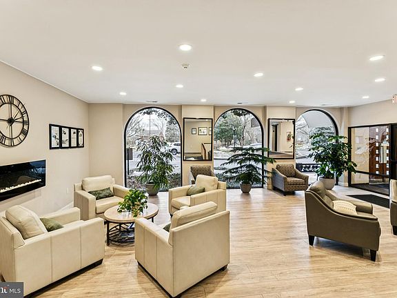 2nd image of 501 N Providence Rd APT 507