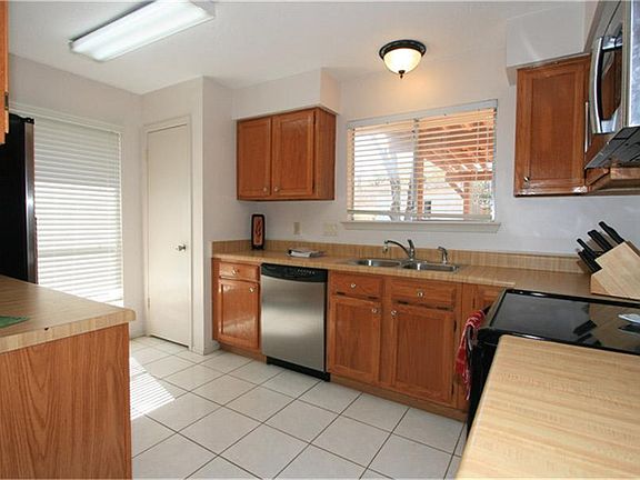 5th image of 16714 Manowar Ln