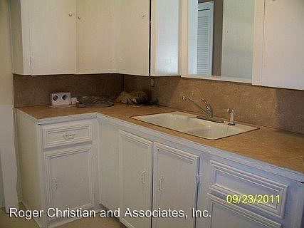 5th image of 641 W 66th St
