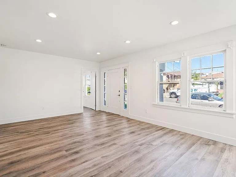 728 E Palmer Ave — Photo 5