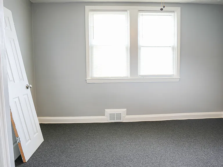833 E Cold Spring Ln — Photo 23