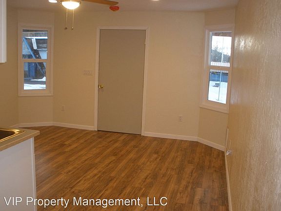4th image of 327 W Mullan Ave #5