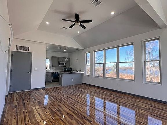 4th image of 47 Tier St #1