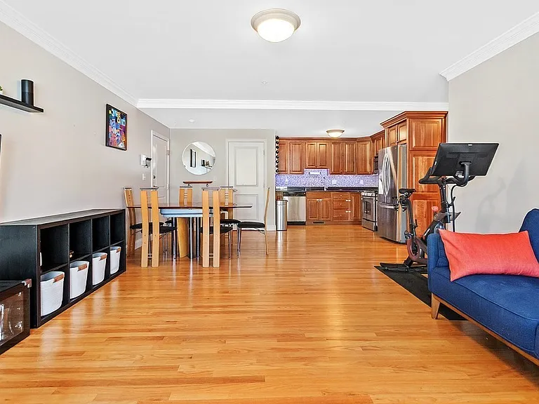 32 Common St #23 — Photo 3