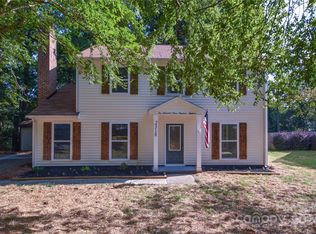 2318 Castlecomer Dr, Charlotte, NC 28262