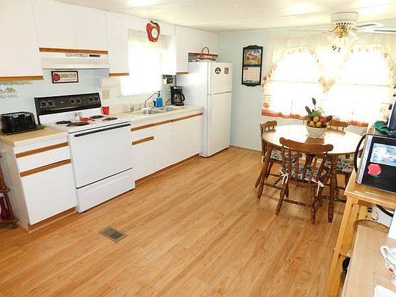 3rd image of 11004 Redbird Dr