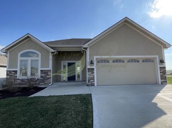 1713 W Glen Dr, Leavenworth, KS 66048