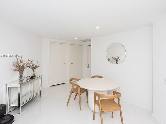 3rd image of 1300 Brickell Bay Dr APT 2202