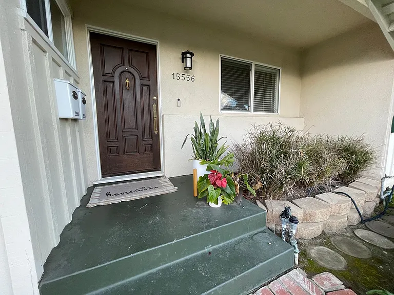 15560 Otsego St — Photo 4